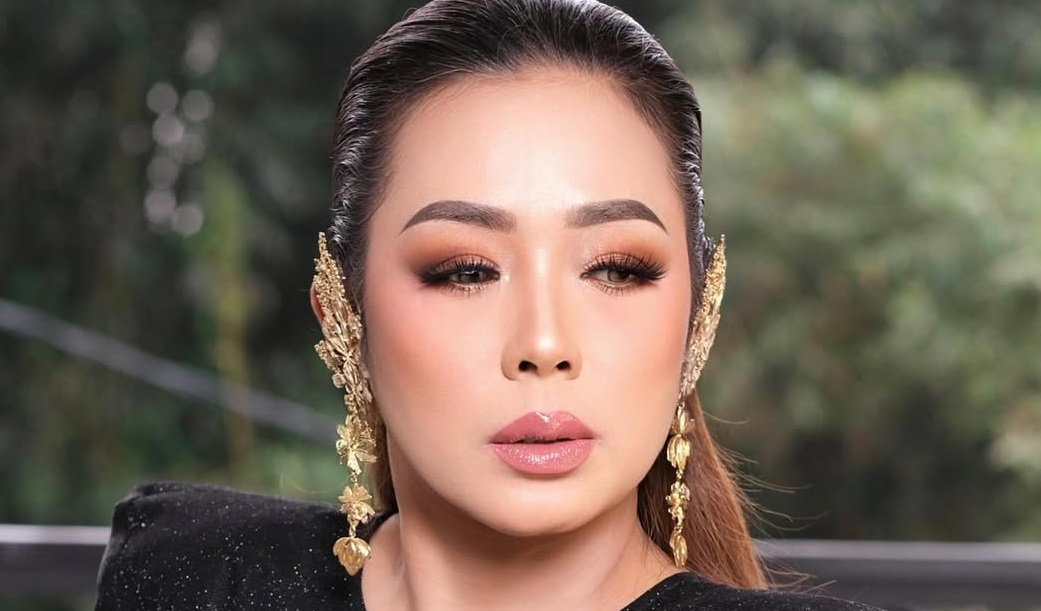 Artis Soimah diminta gantikan Bupati Pati Sudewo. [Instagram]